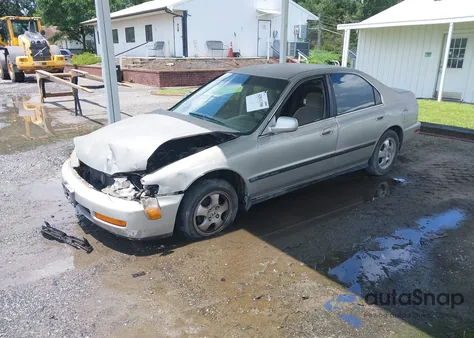 1997 Honda Accord Lx из США, поврежденный, VIN 1HGCD563XVA218823